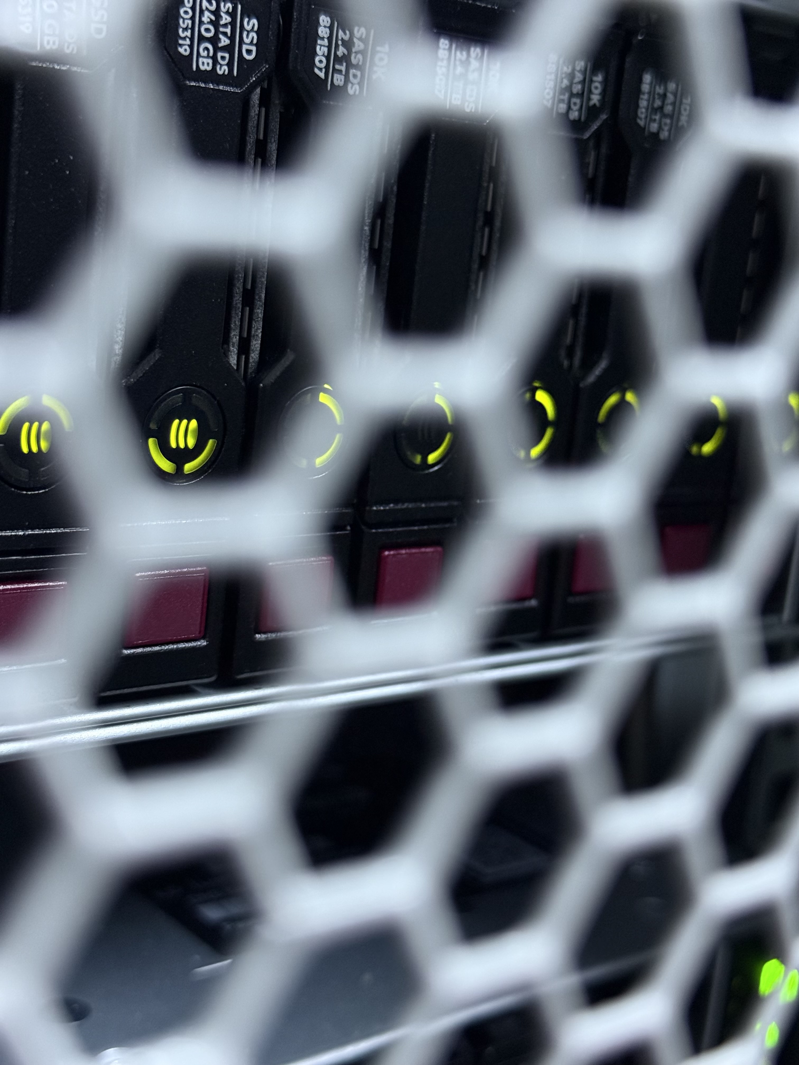 Sistemele de alimentare redundantă din Data Center-ul iNES